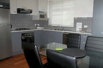 Adelaide Dress Circle Apartments - Childers Street Aparthotel