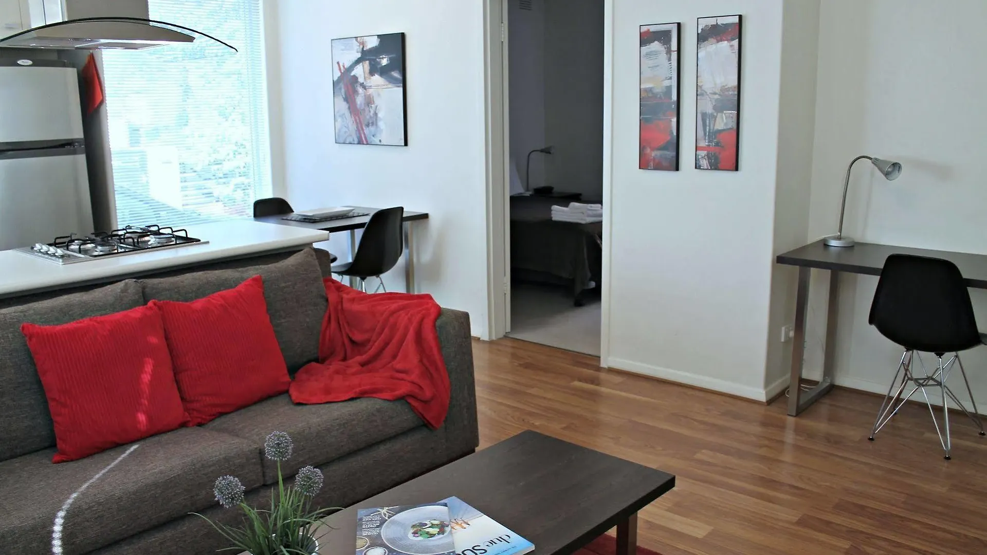 Adelaide Dress Circle Apartments - Childers Street Aparthotel