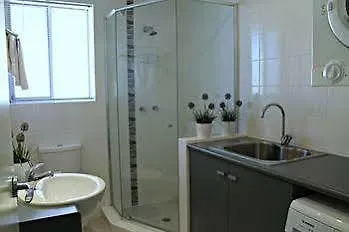 Adelaide Dress Circle Apartments - Childers Street Aparthotel